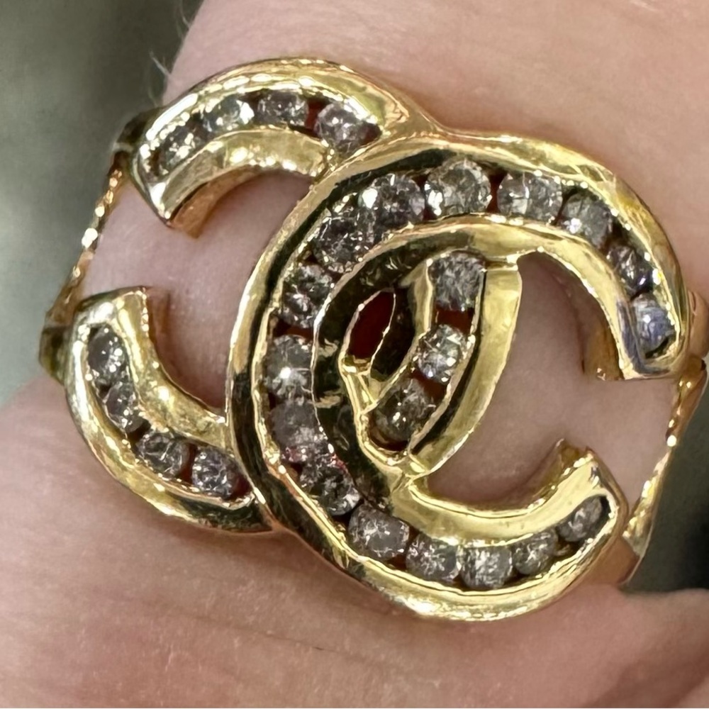 Inspired 18k yellow gold and genuine diamond ring